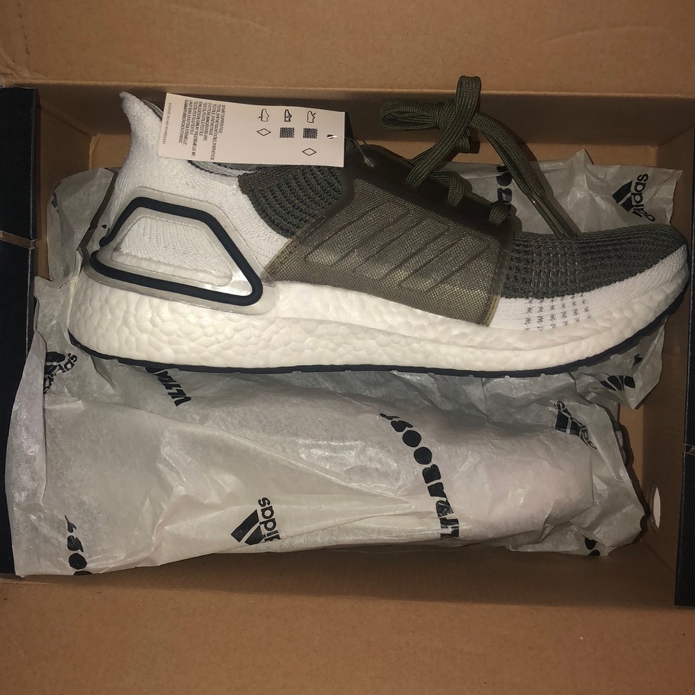 Men’s UltraBOOST 19 Shoes